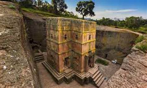 The Conquest of Ethiopia: A Vivid Tapestry of Imperial Ambition and Local Resistance -  Unraveling the Threads of History with Eloquence!